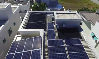 Imagem 7: Casa de condomínio para venda possui 264 metros quadrados com 4 quartos