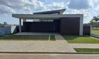 Imagem 2: Casa térrea, 3 suites, Alphaville 3, piscina, 3 vagas cobertas, fino acabamento