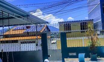 Imagem 4: CASA COM PISCINA E CHURRASQUEIRA PROXIMO AO SHOPPING