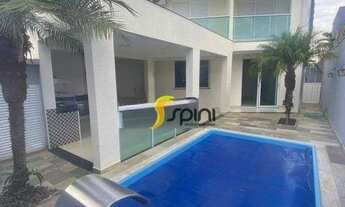 Imagem: Casa com 4 suítes e piscina para alugar