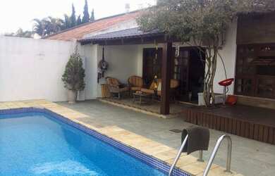 Imagem 2: Casa para venda possui 340 metros quadrados com 3 quartos em Centro - São Roque - SP