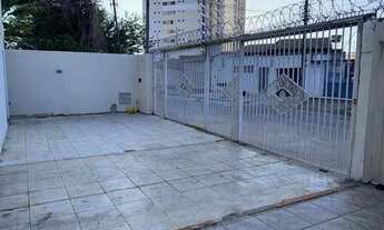 Imagem 2: Sobrado Residencial/Comercial, com 9 quartos, 7 vagas de garagem à venda, Localizado no Cr