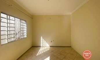 Imagem 2: Casa com 3 dormitórios para alugar, 100 m² por R$ 1.500,00/mês - Centro - Mário Campos/MG