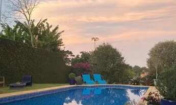 Imagem 5: Casa na Granja Viana, 500m², 5 suítes e 4 vagas!