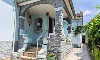 Imagem: Ampla casa disponível para venda no bairro