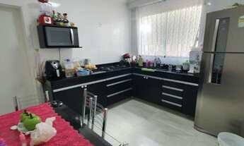 Imagem 3: Vendo-Linda Casa 03 Quartos com suíte, closet ,varanda , 03 vagas de garagem Bairro Europa