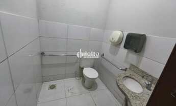 Imagem 6: Galpão comercial disponível para locação no bairro Dona Zulmira em Uberlândia - MG