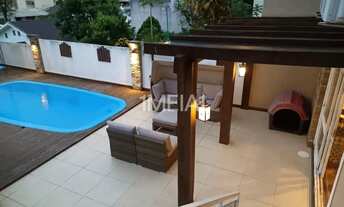 Imagem: CASA COM PISCINA!