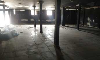 Imagem 5: Casa para aluguel e venda possui 557 metros quadrados com 4 quartos em Cordeiro - Recife