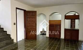 Imagem 8: Casa Espaçosa com 5 Quartos à Venda no Bairro Todos os Santos