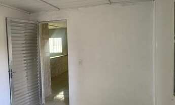 Imagem 4: Casa com 02 dormitórios, sala, cozinha, banheiro e área de serviço - sem vaga de garagem