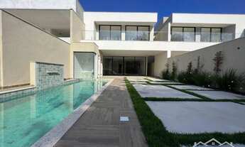 Imagem 2: CONDOMÍNIO RIO MAR CASA TRIPLEX COM 5 SUÍTES NA BARRA DA TIJUCA COM SEGURANÇA 24 HORAS E Á