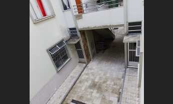 Imagem 2: Apartamento com 2 quartos, em prédio com portaria 24h, à venda no Centro, Juiz de Fora - M