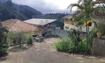 Imagem 2: Casa para Venda em Nova Friburgo, Campo do Coelho, 2 dormitórios, 2 suítes, 3 banheiros, 2