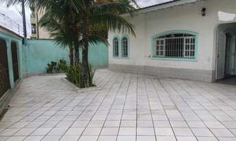Imagem 2: Casa com quintal amplo, 3 quartos em Solemar - Praia Grande - SP