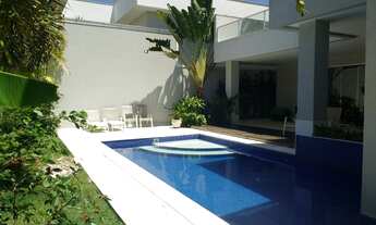 Imagem 4: Casa de condomínio para aluguel possui 600 metros quadrados com 5 quartos