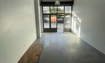 Imagem 2: BENTOALVES aluga loja térrea, c/ 45m2, 01 banheiro, na rua Sinimbu, Centro - Caxias do Sul