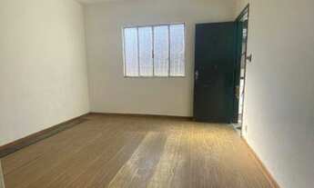 Imagem: CASA COM 2 QUATOS, QUINTAL E VAGA DE GARAGEM