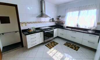 Imagem 7: Sobrado para venda possui 239 metros quadrados com 3 quartos em Campestre - Santo André