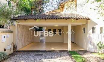 Imagem 2: Jardins Atenas, casa térrea com 03 suítes, sem piscina, com 450 m² de terreno e 208 m² de