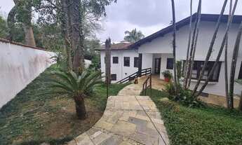 Imagem 3: Sobrado para aluguel e venda possui 680 metros quadrados com 5 quartos