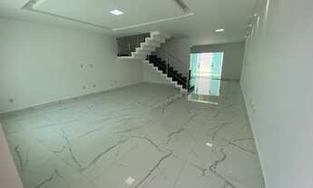 Imagem 2: Casa nova com fino acabemento e ambientes amplos no bairro Belvedere por apenas