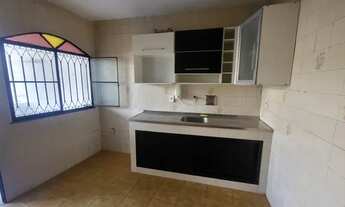 Imagem 7: Casa e quitinete para venda tem 80 metros quadrados com 3 quartos