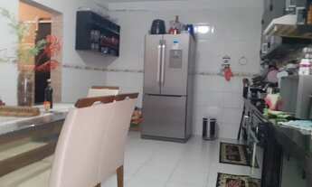 Imagem 3: Sobrado averbado com ampla suíte + dependências e piscina com deck