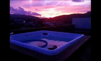 Imagem 2: Cobertura com spa de hidromassagem na Praia dos Ingleses