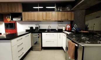 Imagem 6: ELEGANTE COBERTURA MUITO BEM LOCALIZADA!