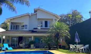 Imagem 2: Casa na Granja Viana, 500m², 5 suítes e 4 vagas!