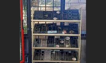 Imagem 2: Loja de placas de cemitério e conveniência