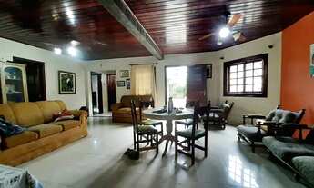 Imagem 4: Mansão colonial com 470 m², 5 quartos e lazer completo em Camboinhas!