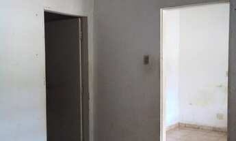 Imagem 2: QR 621 CASA DE 2 QUARTOS, FEITA NOS FUNDO, ESCRITURADA APENAS 120.000,00