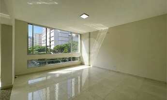 Imagem 7: Esplendido apartamento 1 por andar com elevador privativo quadra da praia no Coração do Go