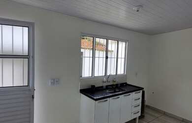 Imagem 4: ALUGA-SE CASA COM EDICULA NO FUNDO