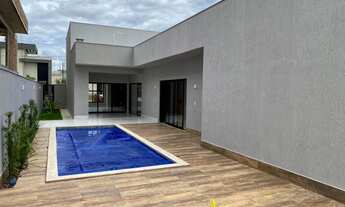 Imagem 4: Casa de condomínio térrea para venda possui 455 metros quadrados com 3 quartos