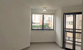 Imagem 2: Apartamento de frente, 01 dormitório com armários, sala, cozinha banheiro com box, área de