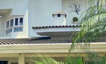 Imagem 3: Casa na Granja Viana, 500m², 5 suítes e 4 vagas!