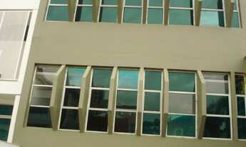 Imagem: Prédio comercial no bairro Santo Antônio