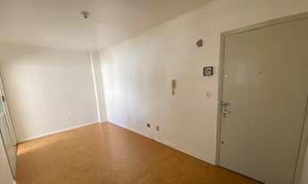 Imagem 4: Apartamento no Centro, 02 dormitórios, com elevador, 01 vaga de garagem