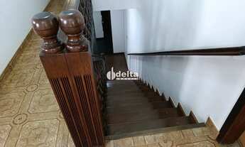 Imagem 7: Casa estilo sobrado com 5 quartos sendo 3 suítes para venda no bairro Fundinho Uberlândia