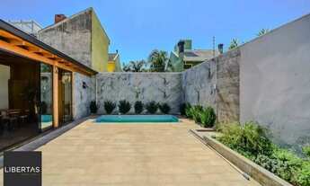 Imagem 2: Casa semi mobiliada com churrasqueira e piscina no bairro Ecoville