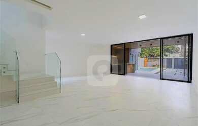 Imagem 4: Casa triplex 4suítes no Condomínio Rio Mar