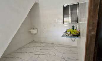 Imagem 6: Apartamento tipo casa com 2 quartos sendo um com suite, varanda e com boa localização