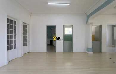 Imagem 6: Casa Comercial para Locação na Vila Mariana, São Paulo-SP: 5 Banheiros, 2 Vagas de Garagem