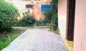 Imagem 4: Amplo terreno, de 390 metros quadrados de área total, com duas casas, em Cachoeirinha