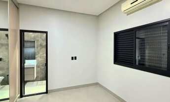 Imagem 6: Casa à venda em Rio Verde com 4 suítes, armários embutidos, churrasqueira, piscina e espaç