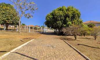 Imagem 4: De fundo com casa + Área verde