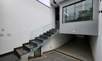 Imagem 3: Sobrado de Alto Padrão à venda, 210 m² c/3 suítes, 5 vagas